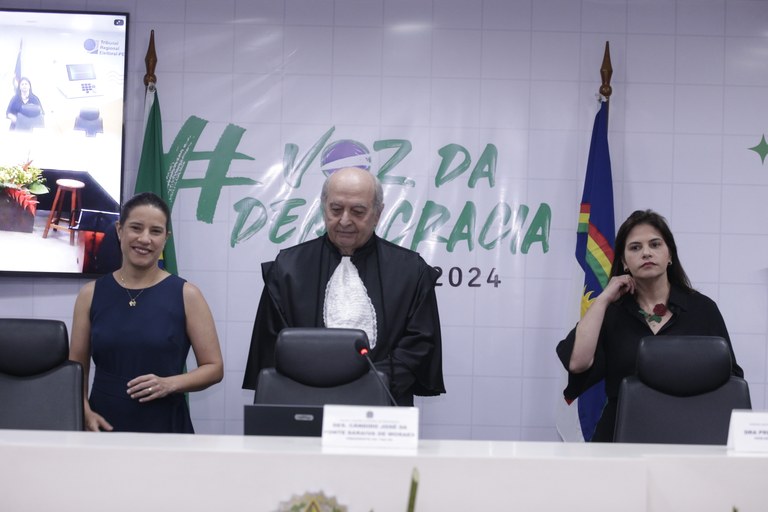 Em posse prestigiada, TRE-PE tem novo vice-presidente 6