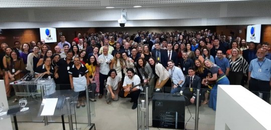 03 Palestra-show com o cantor Almir Rouche abre a Semana do Servidor do TRE-PE