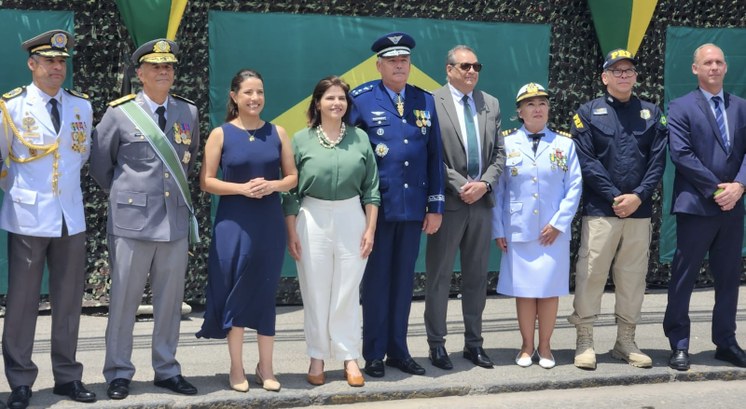 Vice-presidente do TRE-PE prestigia desfile do 07 de setembro