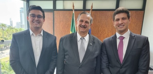 O prefeito esteve acompanhado do vice-prefeito eleito